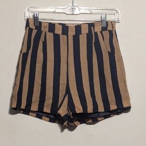 Alythea Forever 21 Beige Navy Blue Polyester Woven Shorts Side Zip - size Small